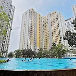 Studio With Pool & Next To Mall