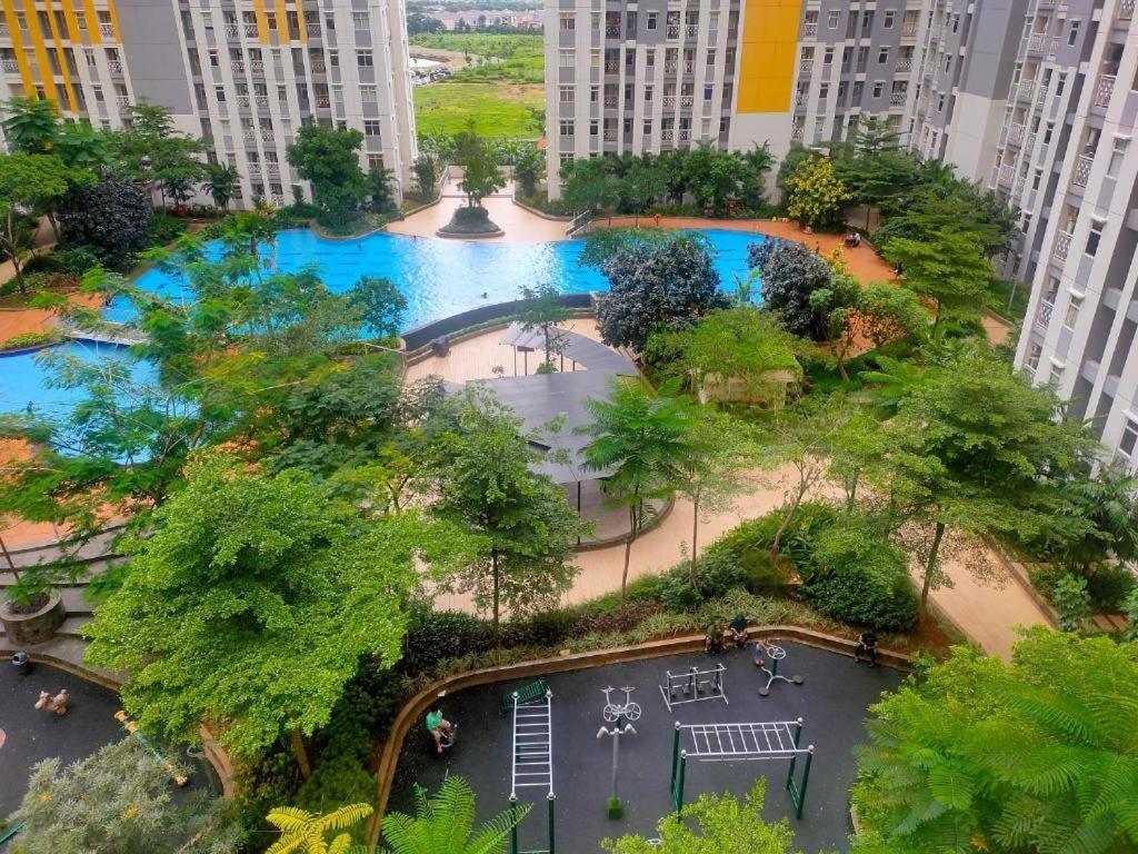 With Pool & Next To Mall Apartemen Bekasi