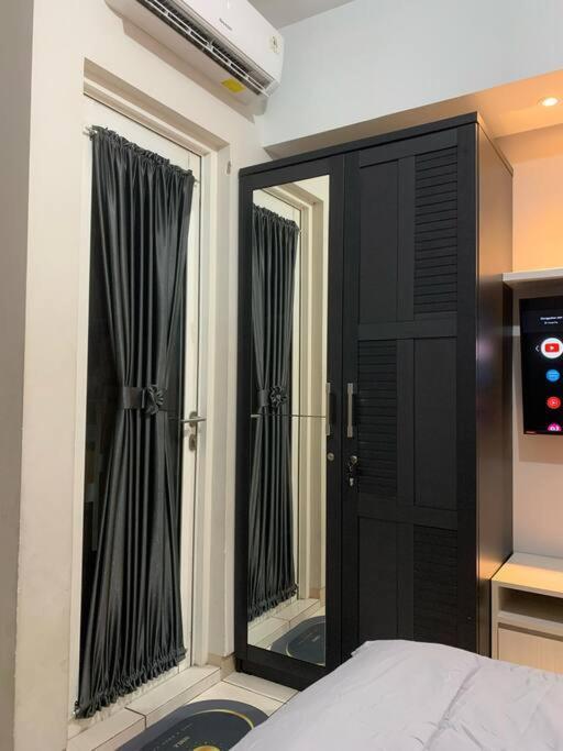 Apartemen With Pool & Next To Mall *